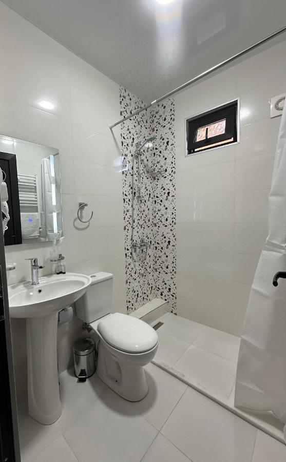 Bina N28 Hotel Kutaisi Luaran gambar