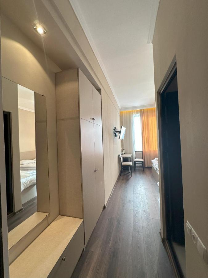 Bina N28 Hotel Kutaisi Luaran gambar