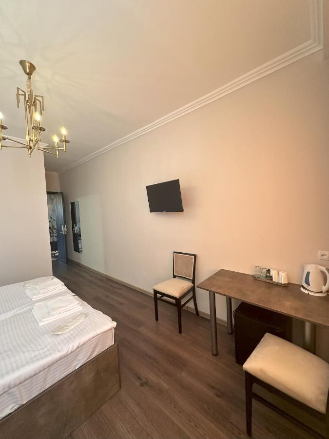 Bina N28 Hotel Kutaisi Luaran gambar
